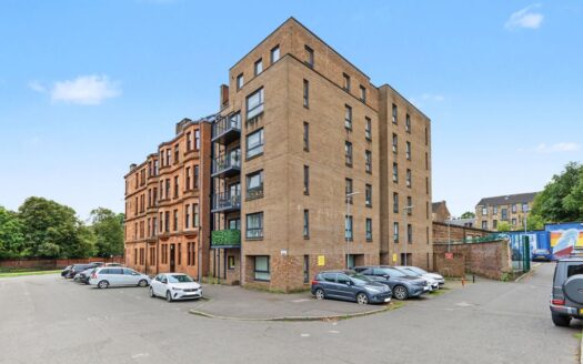 4/2, 5 Aboukir Street, Glasgow, G51 4QY